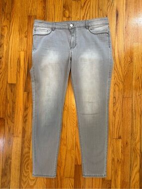 White House Black Market Light Grey Skinny Jeans